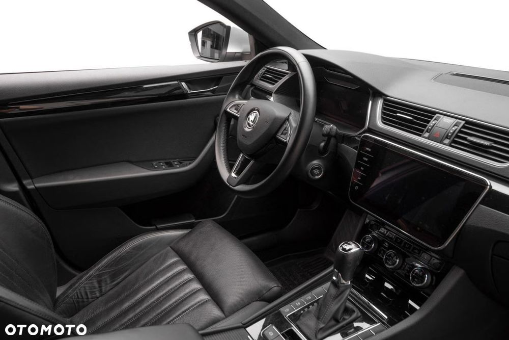 Skoda Superb 2.0 TDI 4x4 DSG L&K - 17