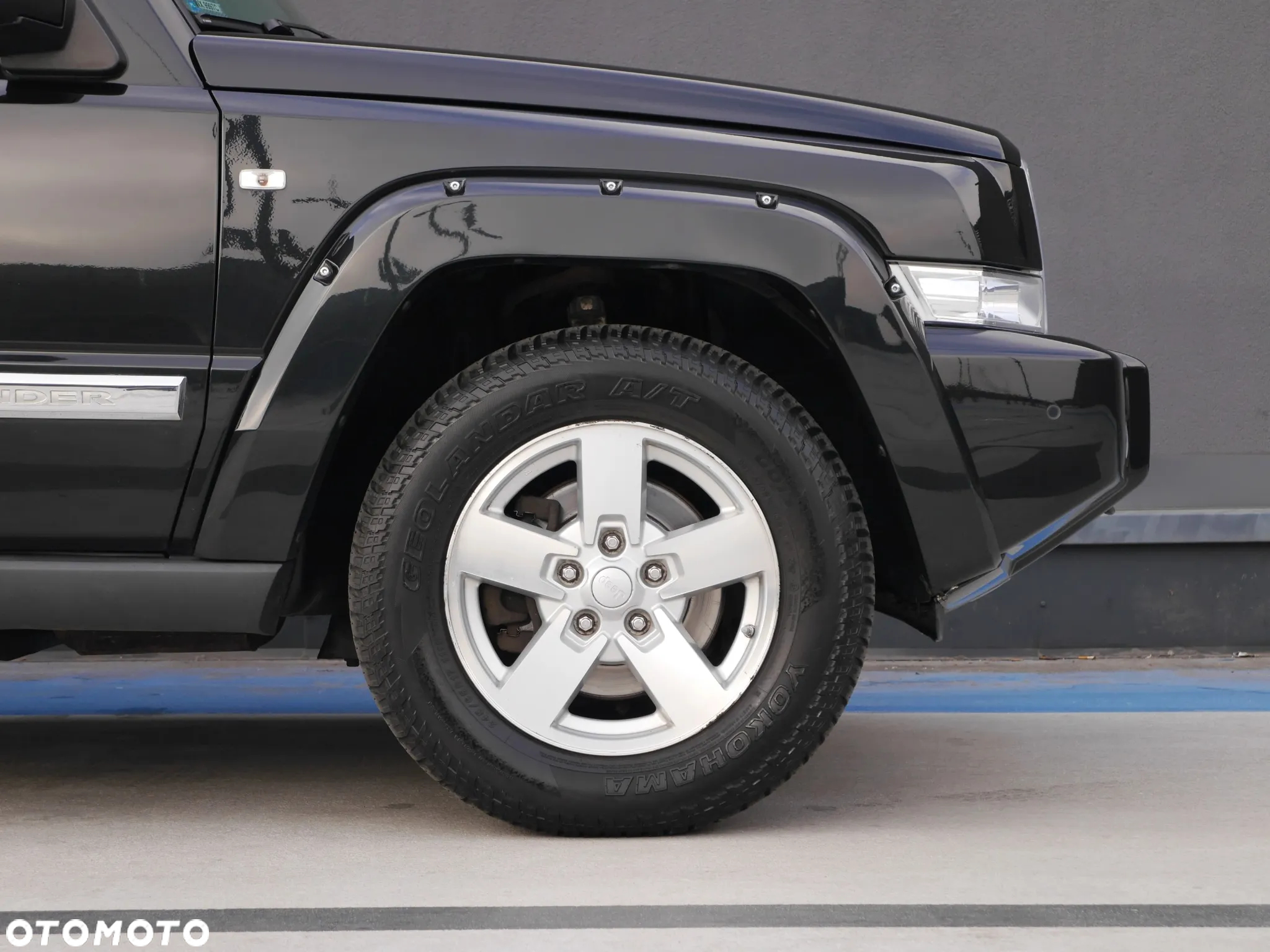 Jeep Commander 3.0 CRD Limited - 35