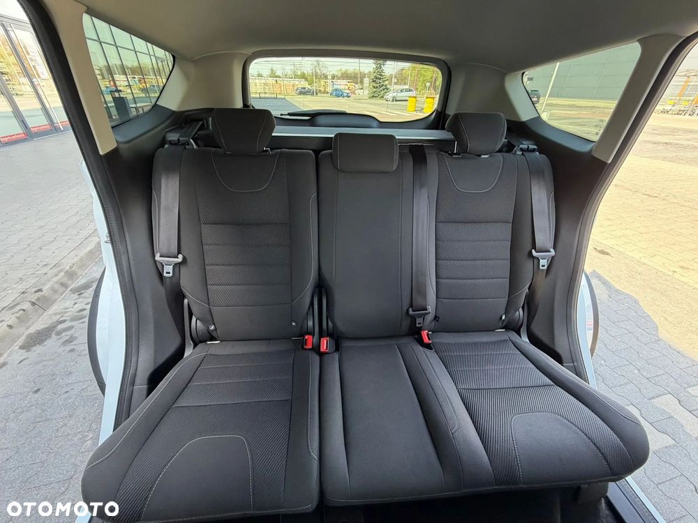 Ford Kuga - 36