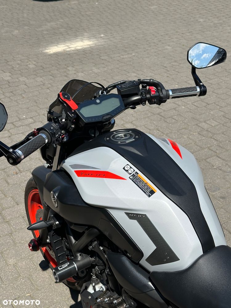 Yamaha MT - 7