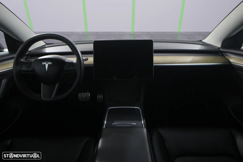 Tesla Model 3 - 10