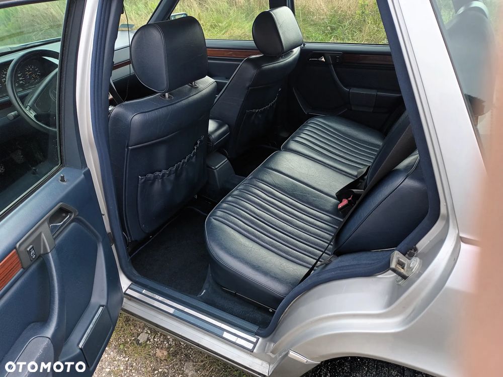 Mercedes-Benz Klasa E 300 T Diesel - 3