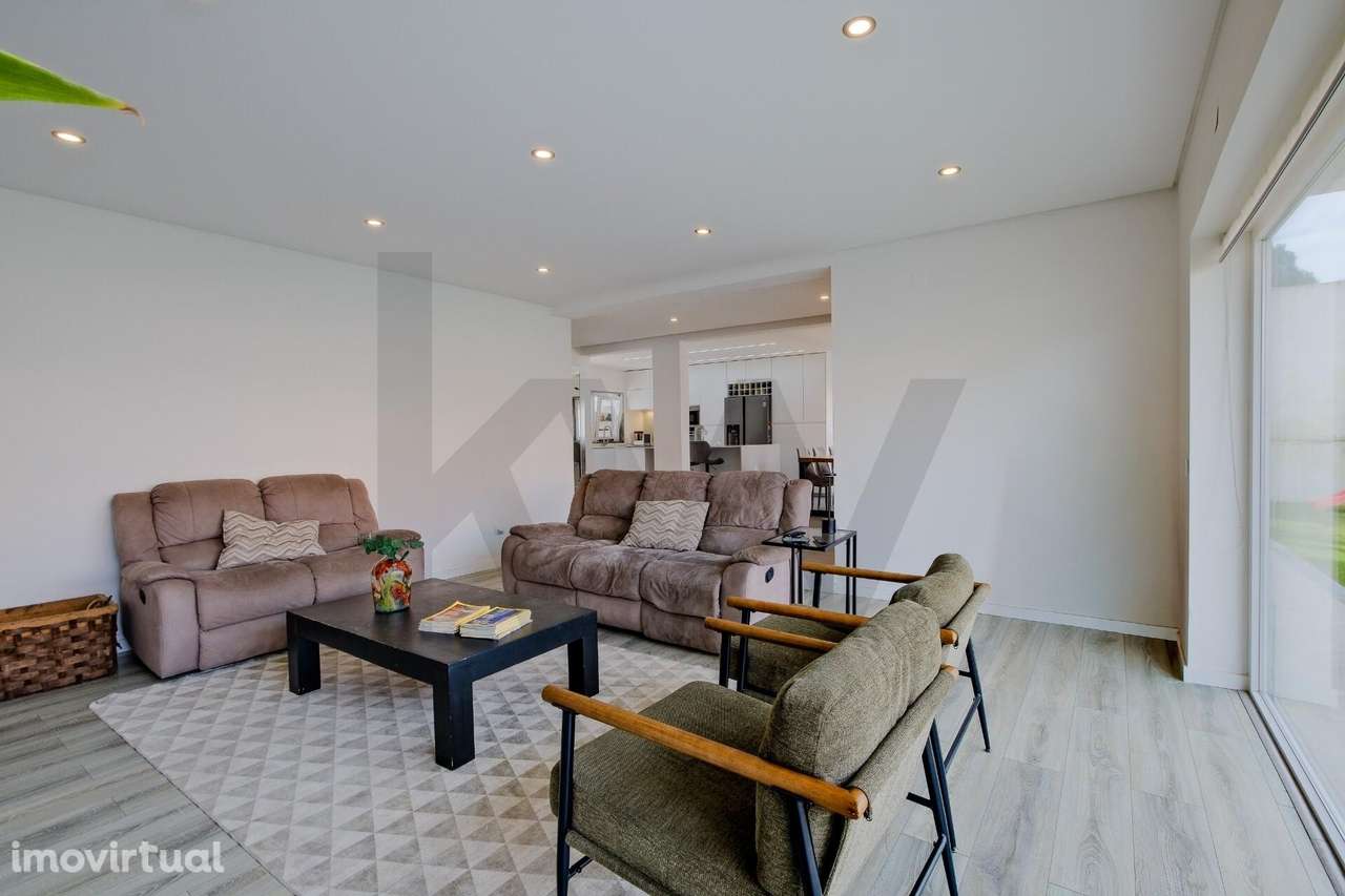 Oásis na Marisol: T4+1 com Piscina de Água Salgada, Eficiência Energét - Grande imagem: 5/60