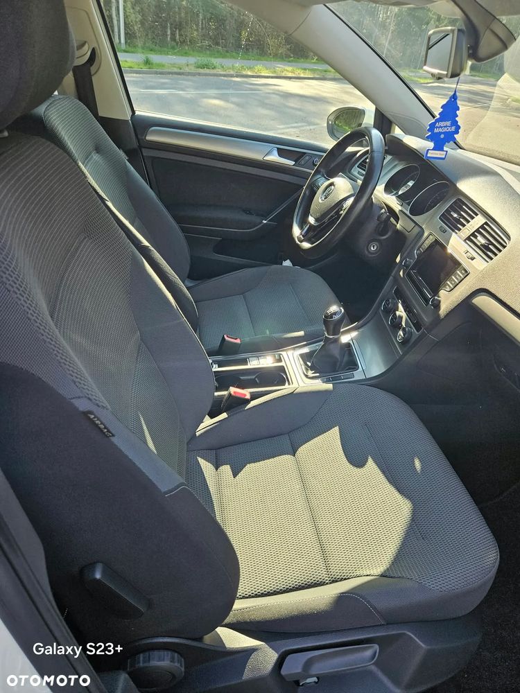 Volkswagen Golf - 17
