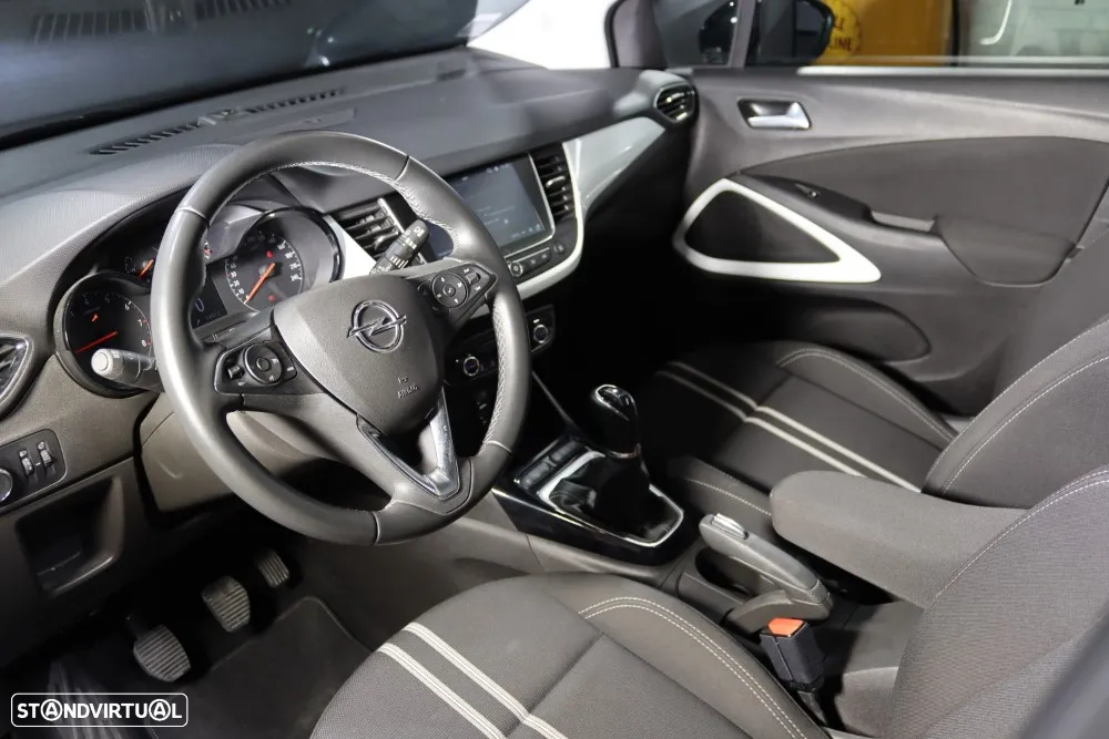 Opel Crossland 1.2 T Design & Tech - 11