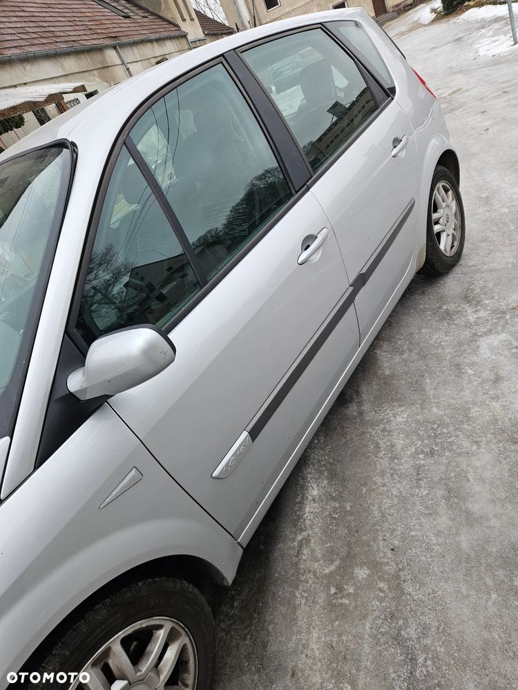 Renault Scenic - 3