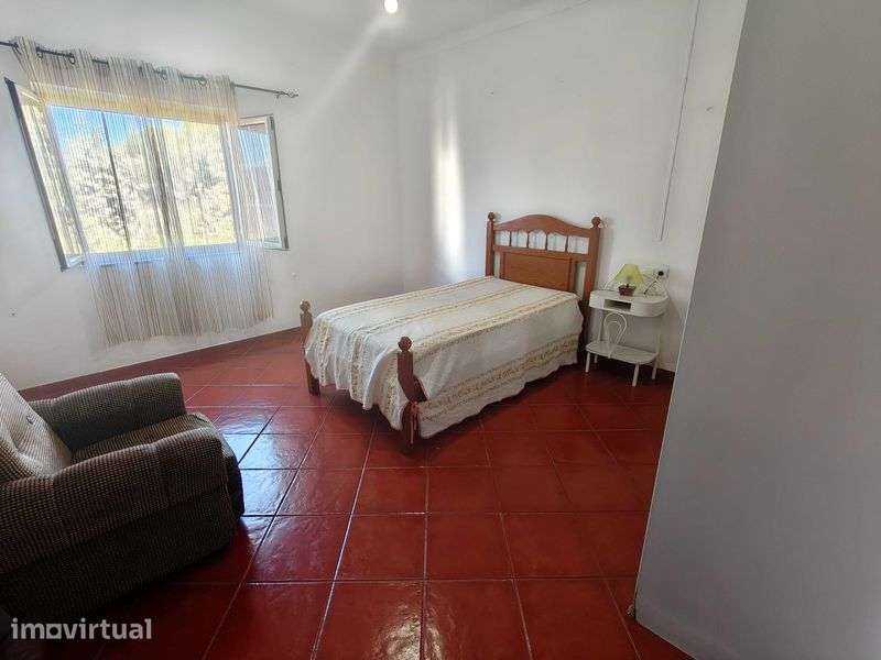 Arrenda-se T2 - perto da Longueira - Grande imagem: 2/8
