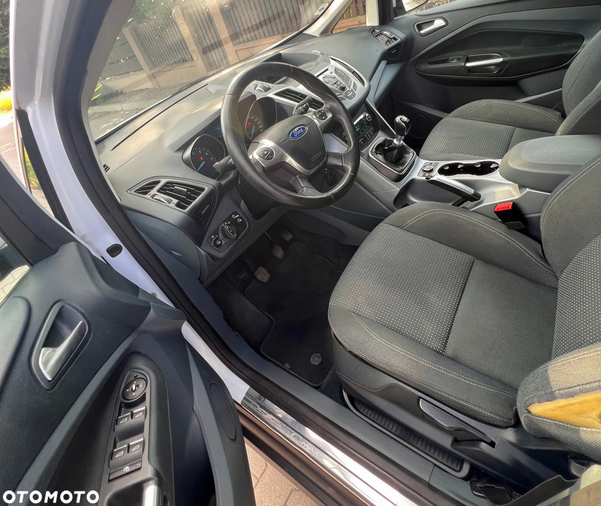 Ford Grand C-MAX - 19