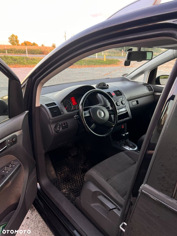 Volkswagen Touran - 14