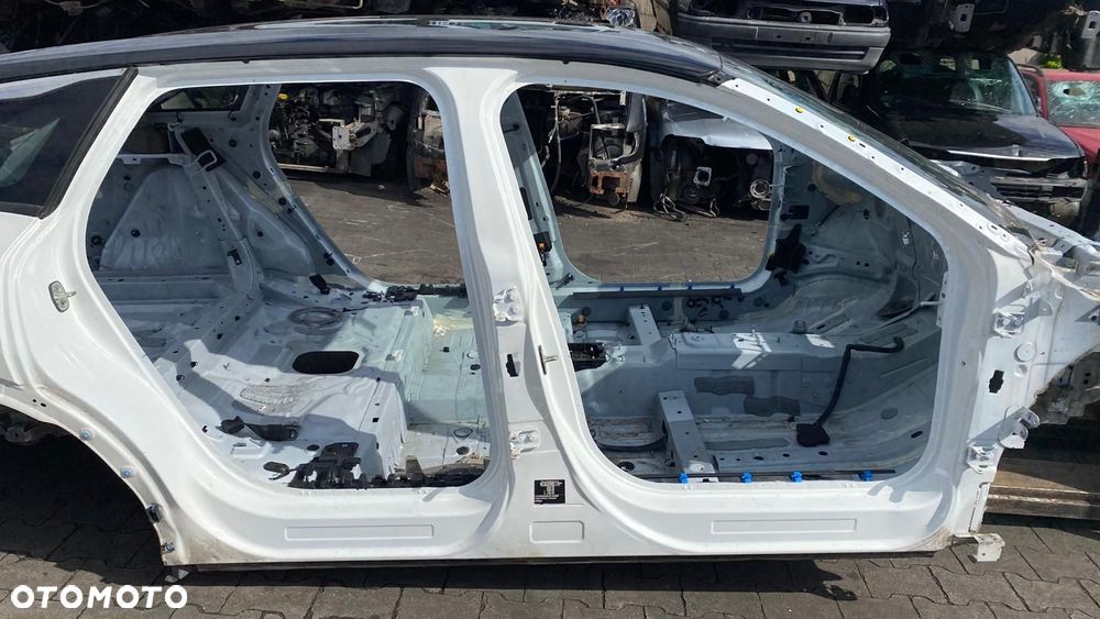 PRÓG PRAWY SŁUPEK ĆWIARTKA CITROEN C5 X 2022 - 1