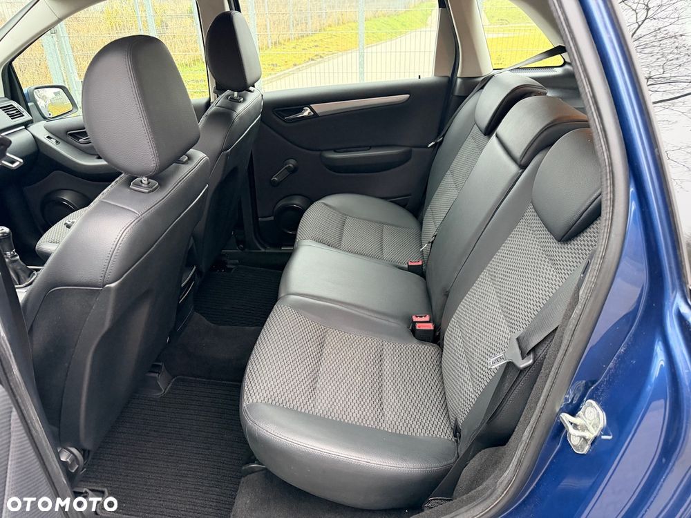 Mercedes-Benz Klasa B 180 - 17