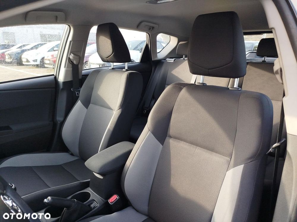 Toyota Auris - 11
