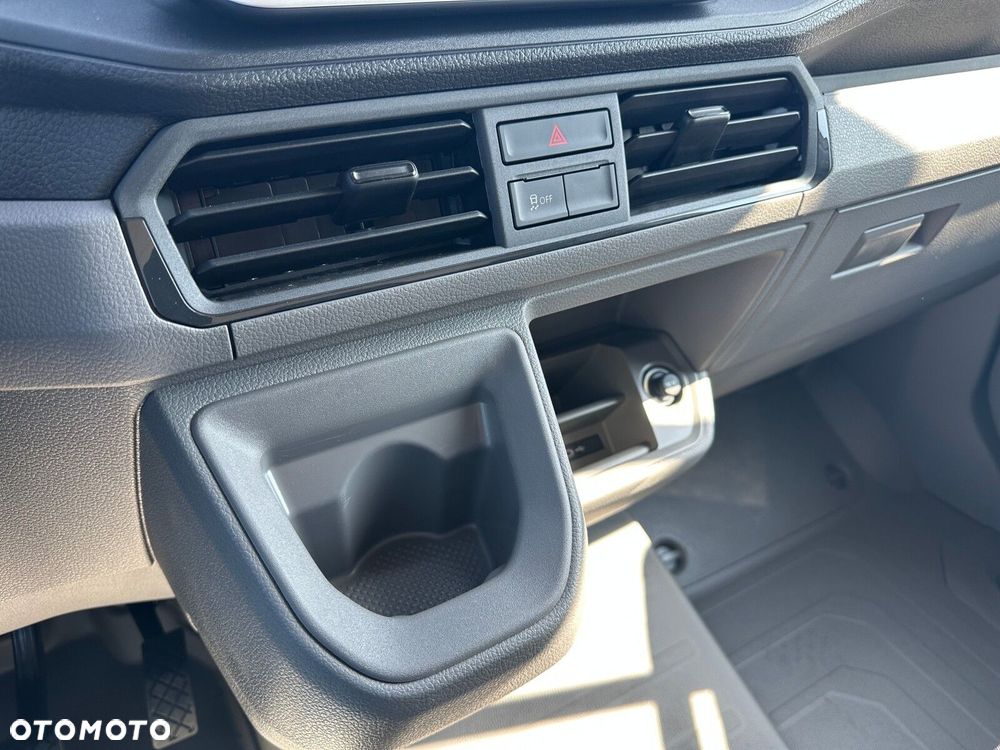 Volkswagen Crafter Podwozie z pojedynczą kabiną silnik: 2,0 l EURO VI SCR 163 KM / skrzynia biegów: Przedni napęd automatyczna 8-biegowa rozstaw osi: 4490 mm - 14