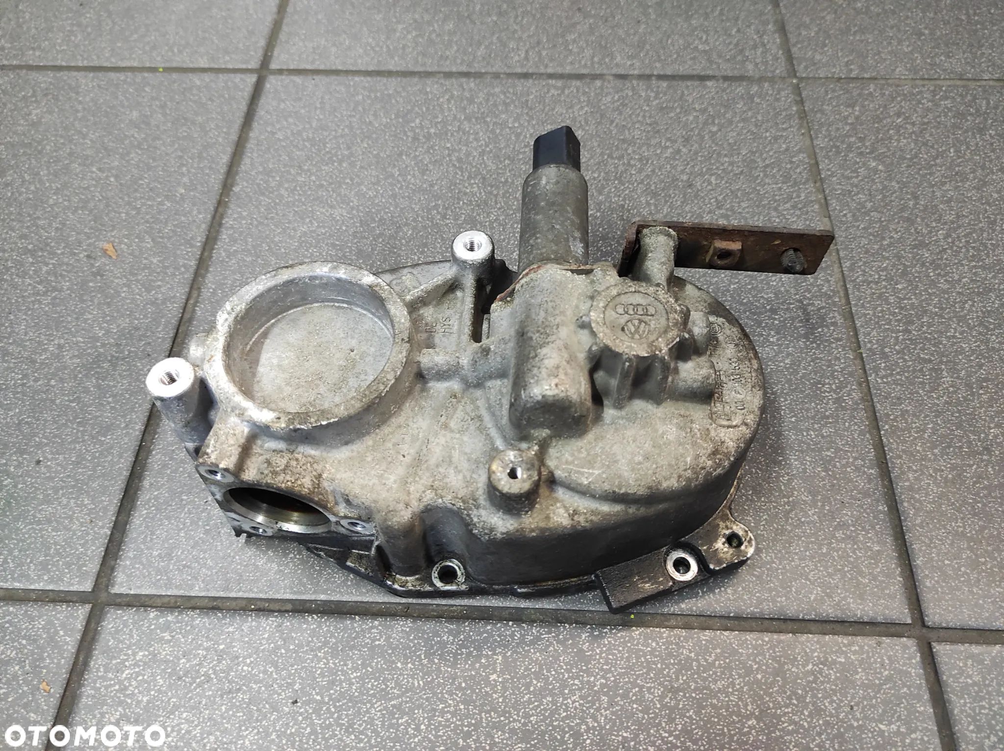 OBUDOWA ROZRZĄDU WARIATORA ZMIENNYCH FAZ VACU POMPY 2.0 TFSI FSI 06F103530N WYSYŁKA !!! - 1