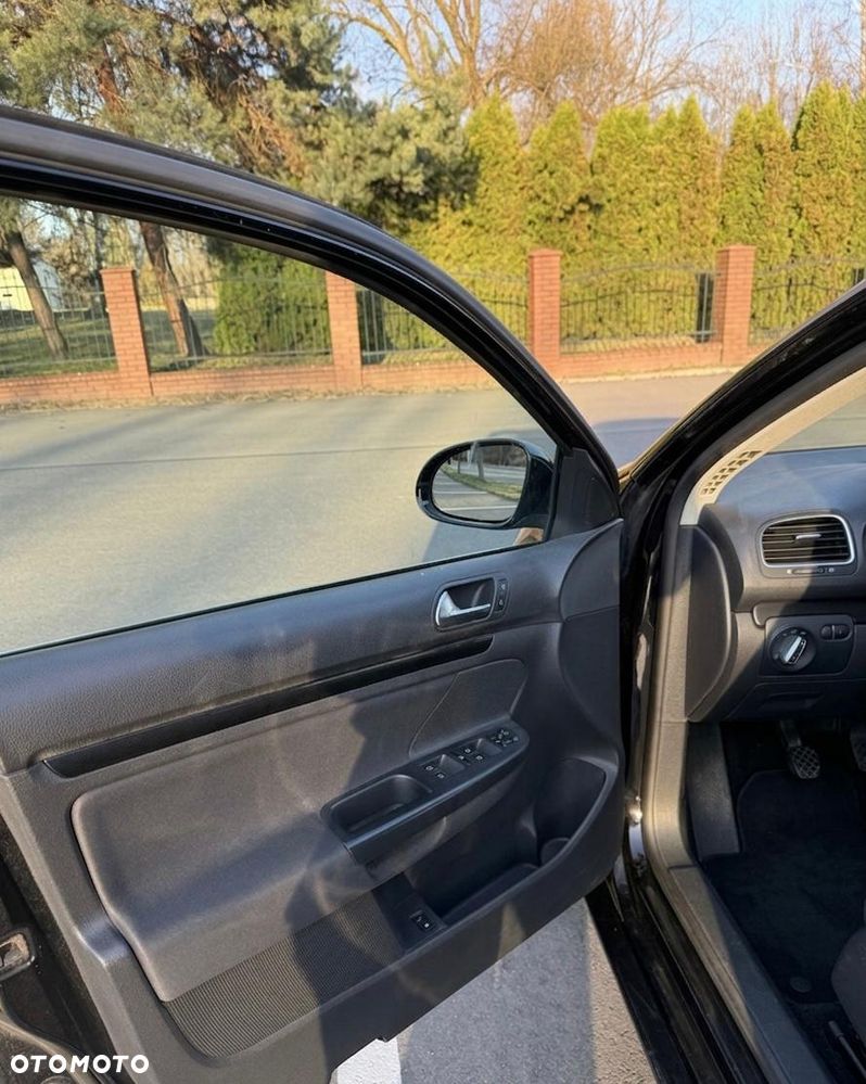 Volkswagen Golf 2.0 TDI DPF MATCH - 11