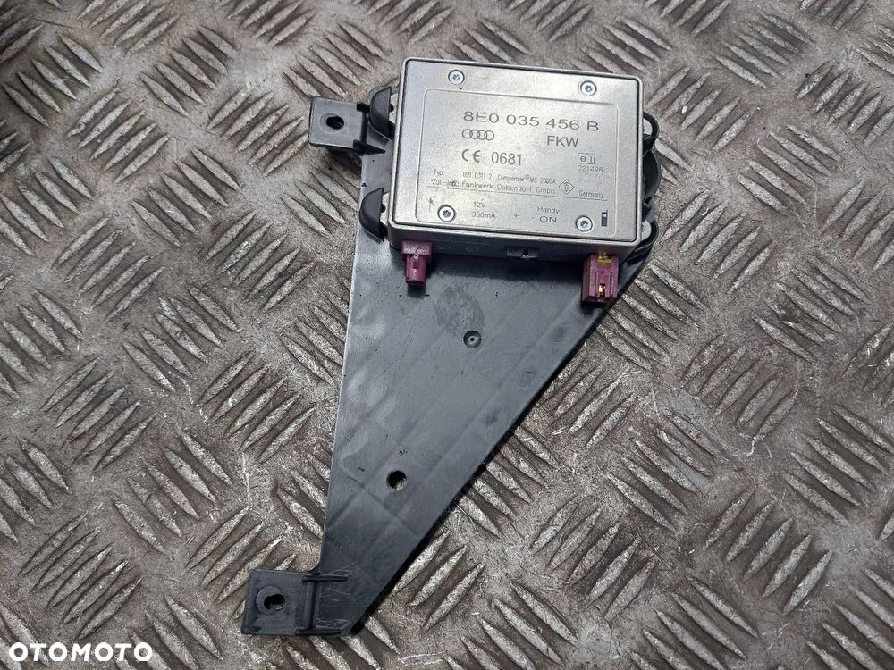 WZMACNIACZ MODUŁ ANTENY AUDI A6 C6 8E0035456B - 1