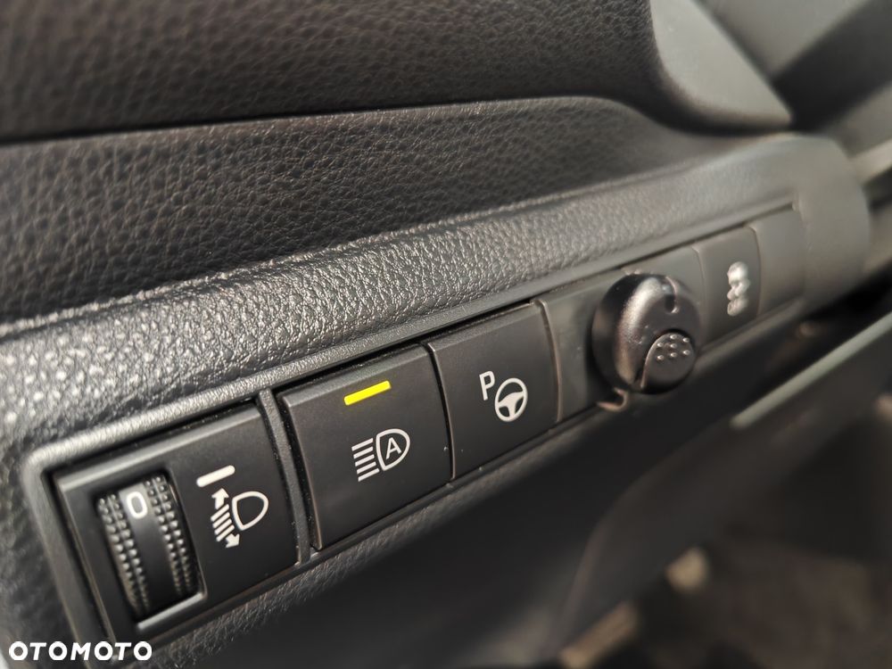 Toyota Corolla 2.0 Hybrid Comfort - 33