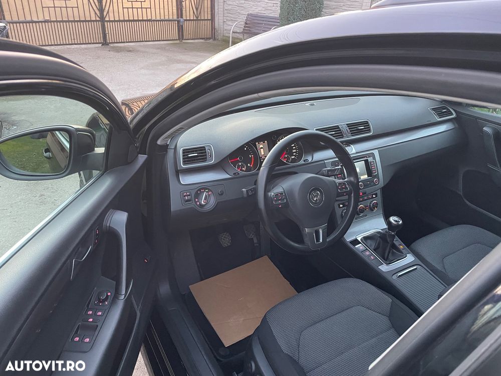 Volkswagen Passat - 16