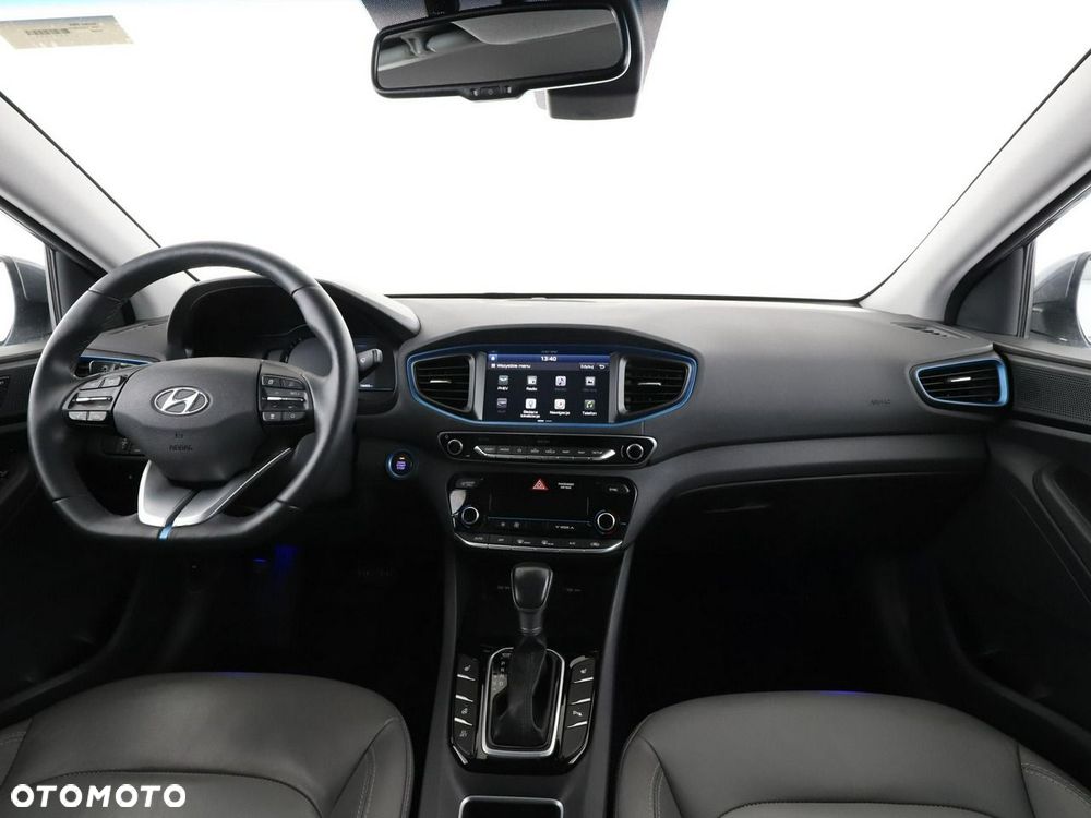 Hyundai IONIQ - 16