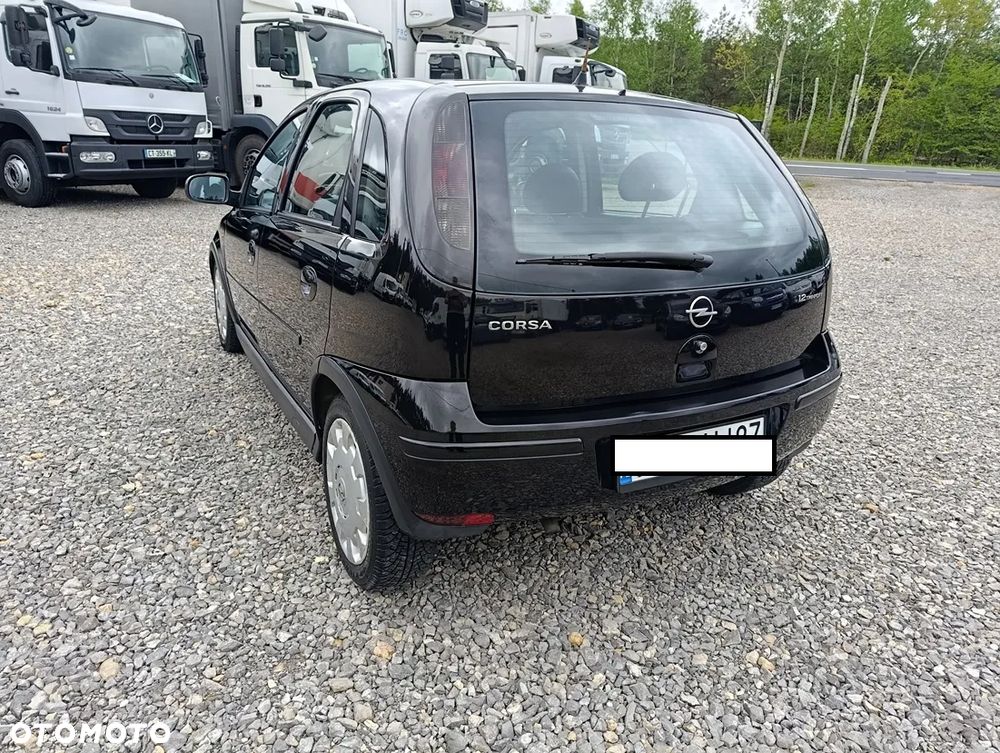 Opel Corsa 1.2 16V Cosmo - 3