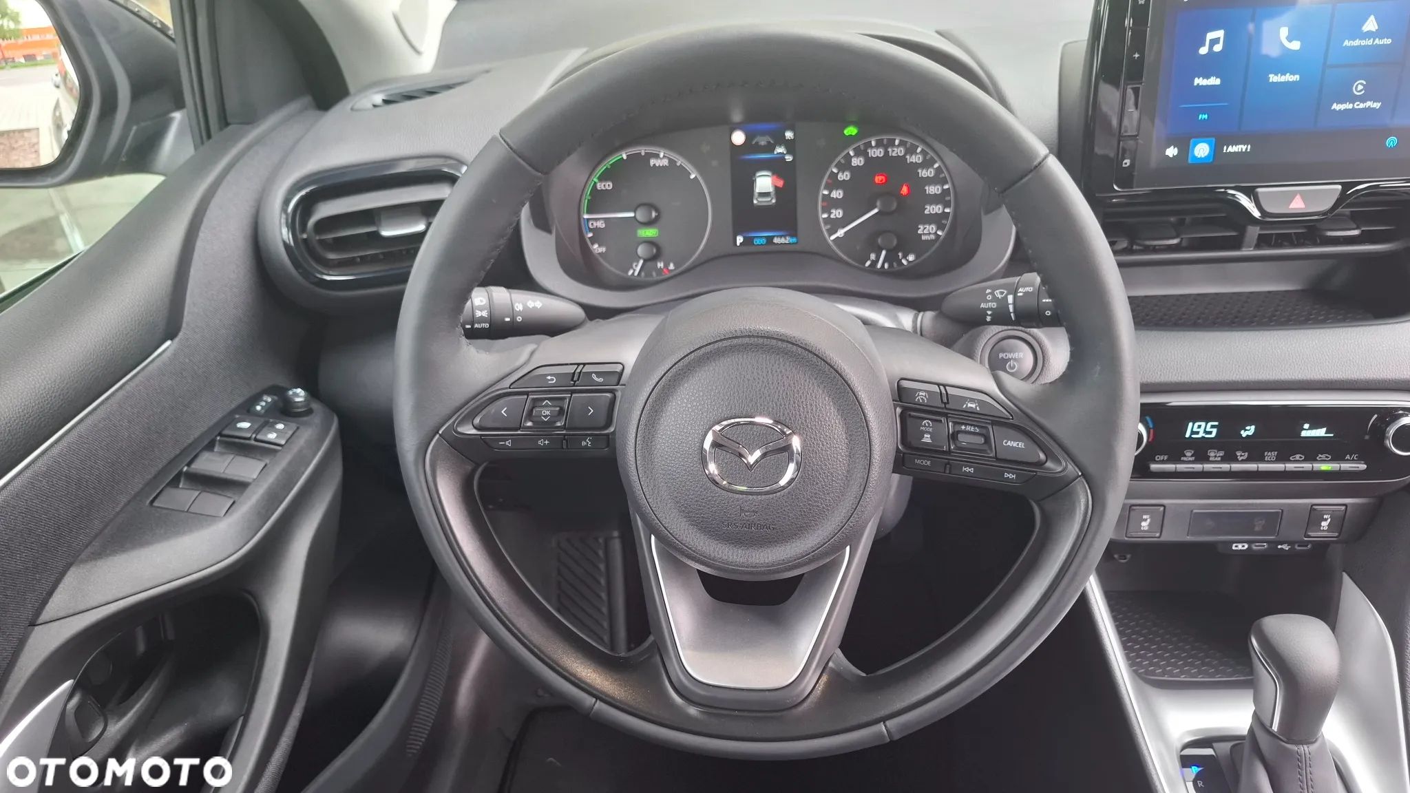 Mazda 2 Hybrid - 15