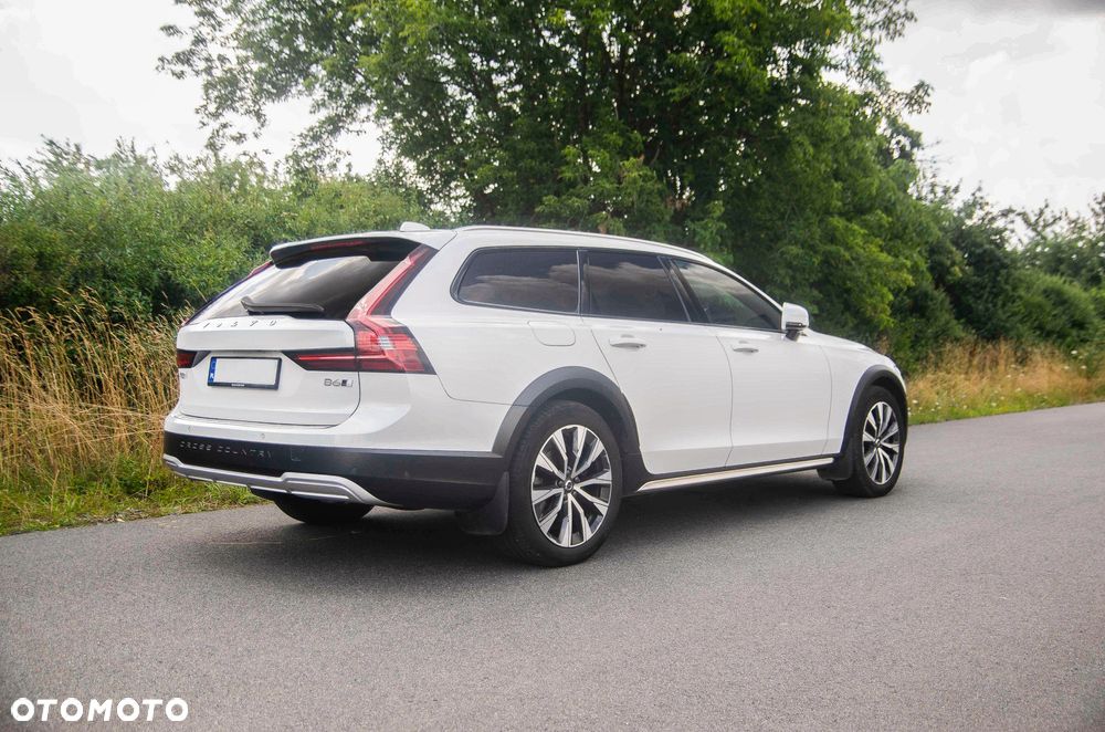 Volvo V90 Cross Country - 9