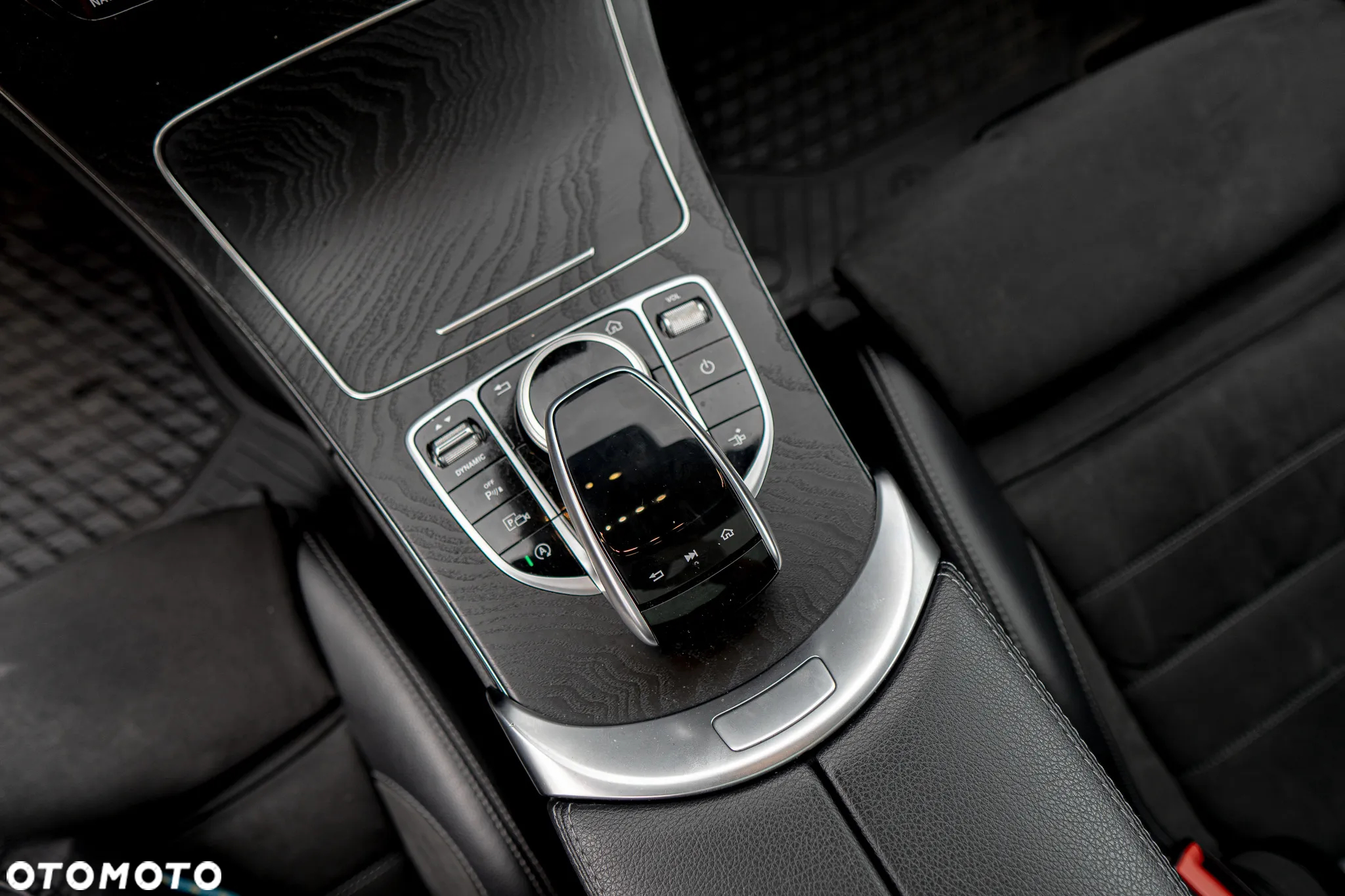 Mercedes-Benz Klasa C 220 d Coupe 4Matic 9G-TRONIC AMG Line - 39