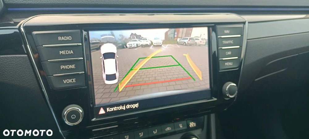 Skoda Superb 2.0 TDI L&K DSG - 11