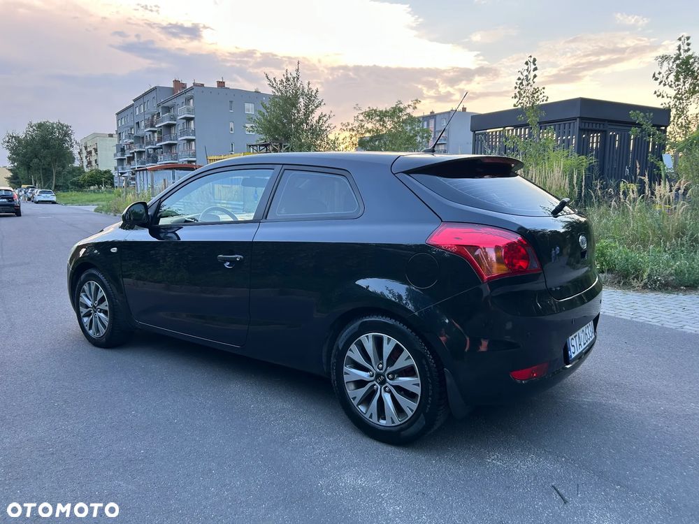 Kia Ceed - 4