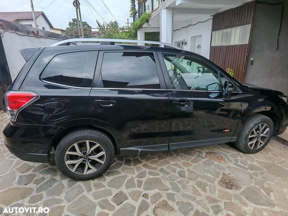 Subaru Forester 2.0i CVT Exclusive ES - 8