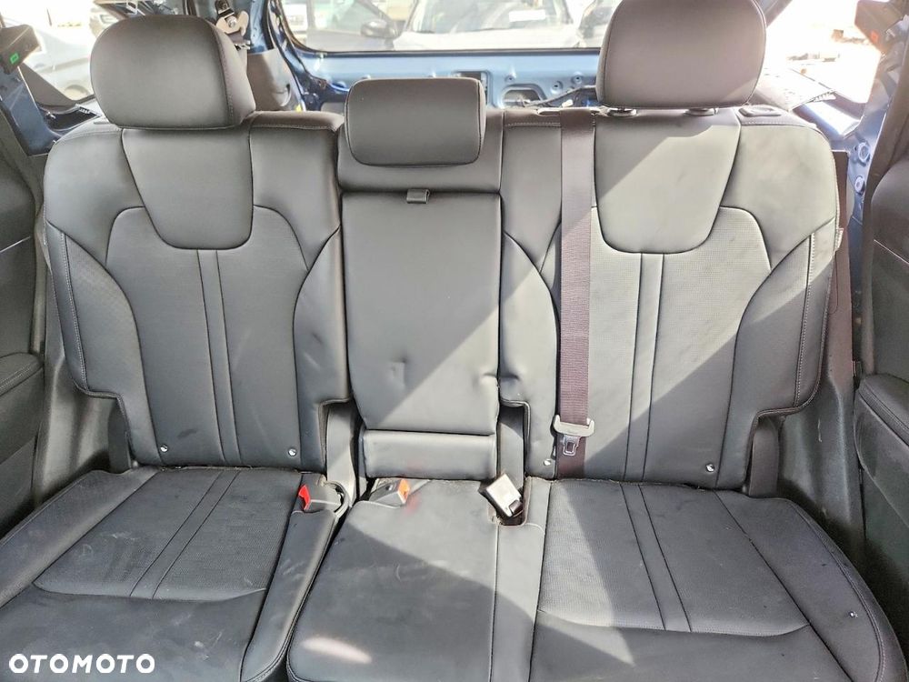 Kia Sorento - 11