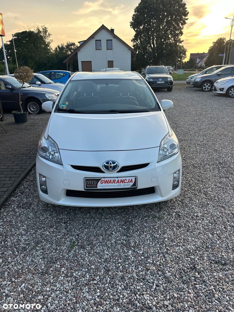 Toyota Prius (Hybrid) - 2