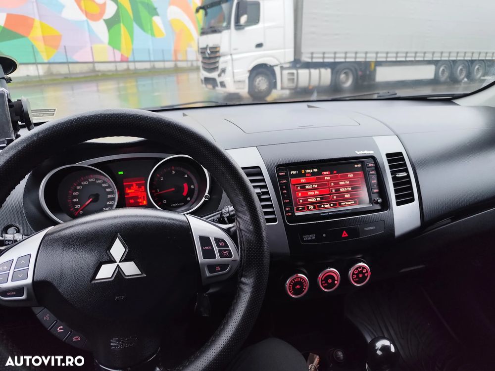 Mitsubishi Outlander 2.0 DI-D Instyle+ - 4