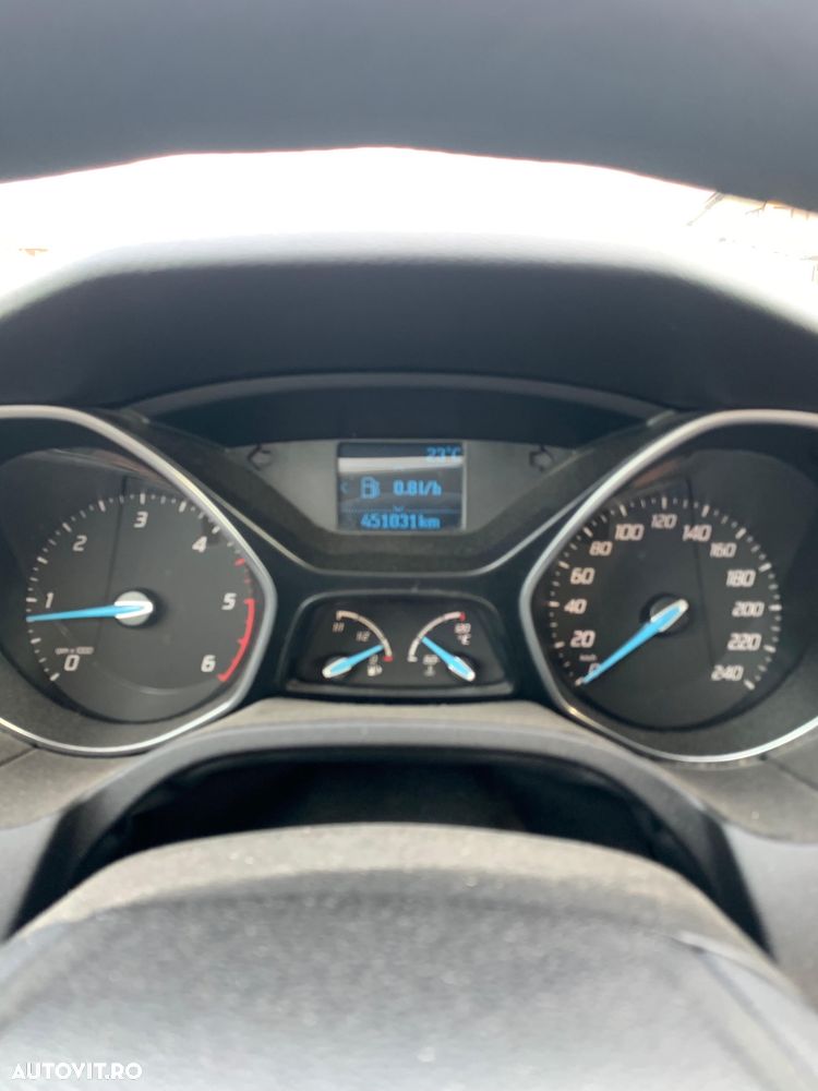 Ford Focus - 8