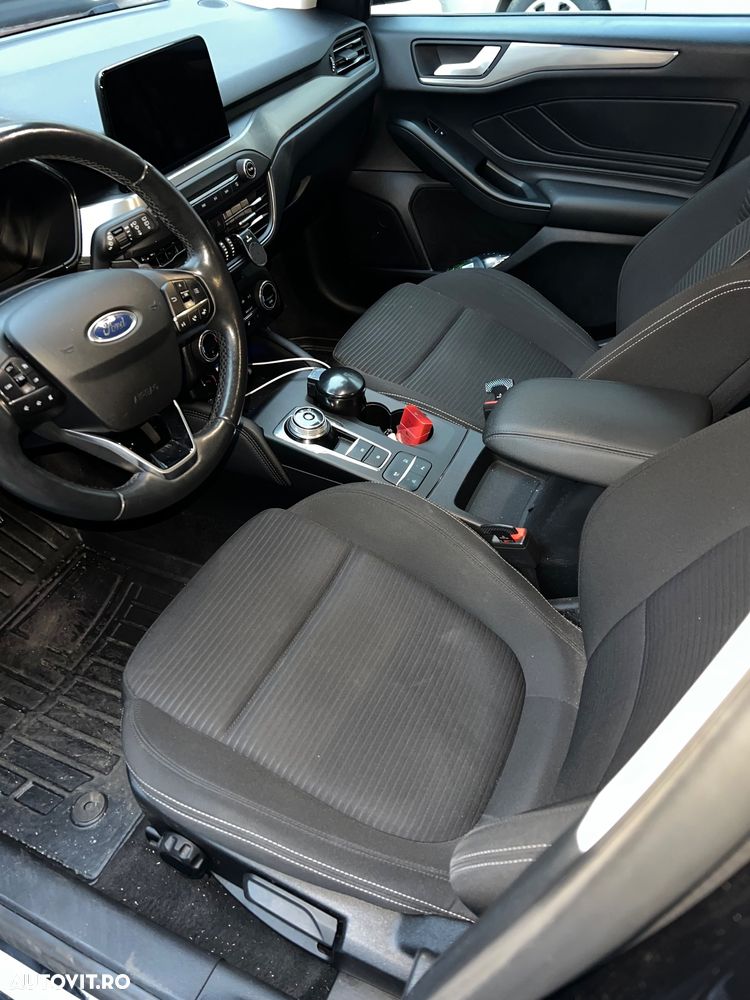 Ford Focus ver-2-0-ecoblue-start--stopp--system-aut-titanium - 9