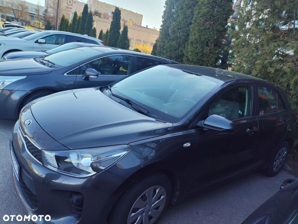 Kia Rio 1.2 L - 2