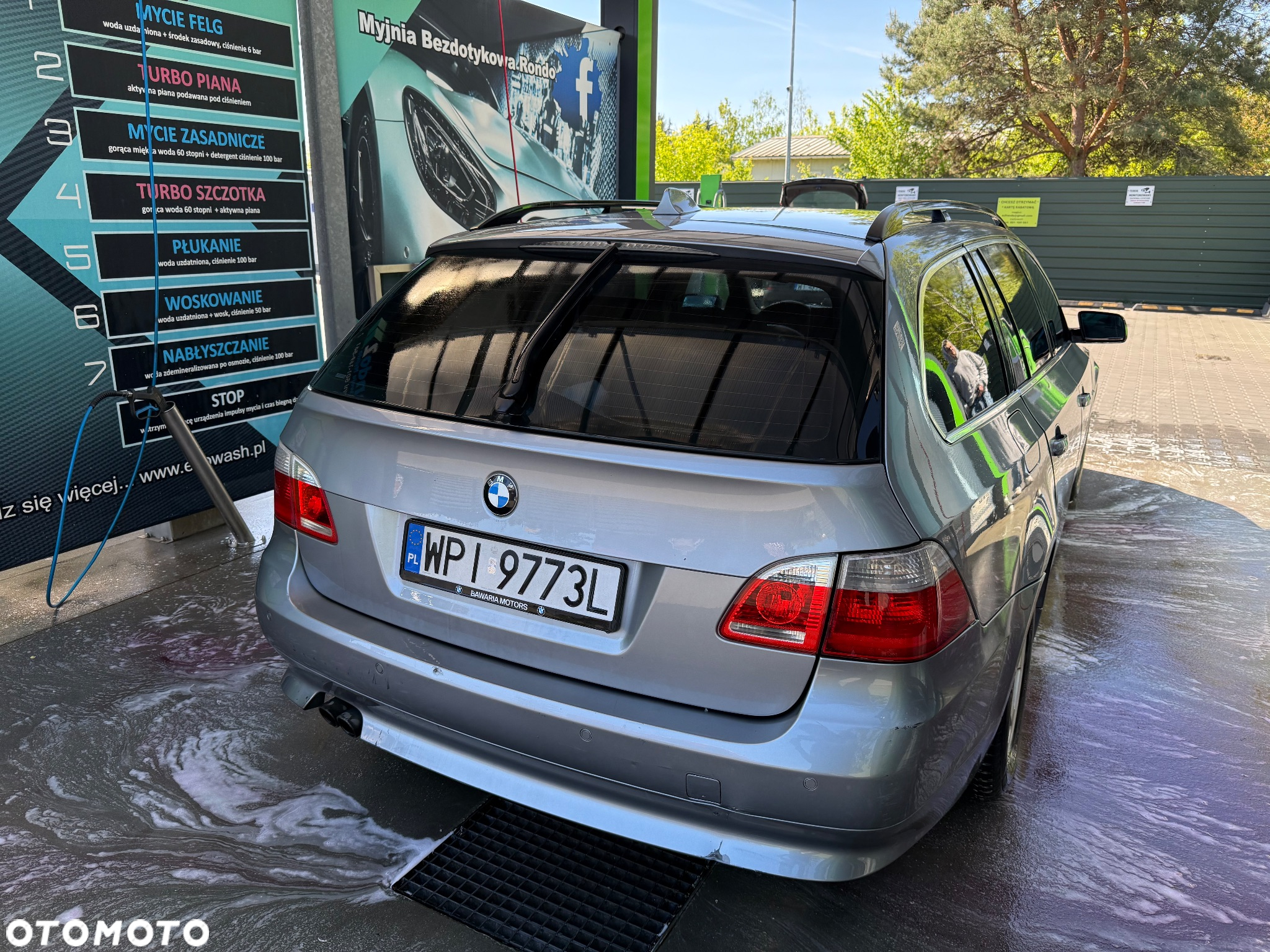 BMW Seria 5 523i Touring - 12