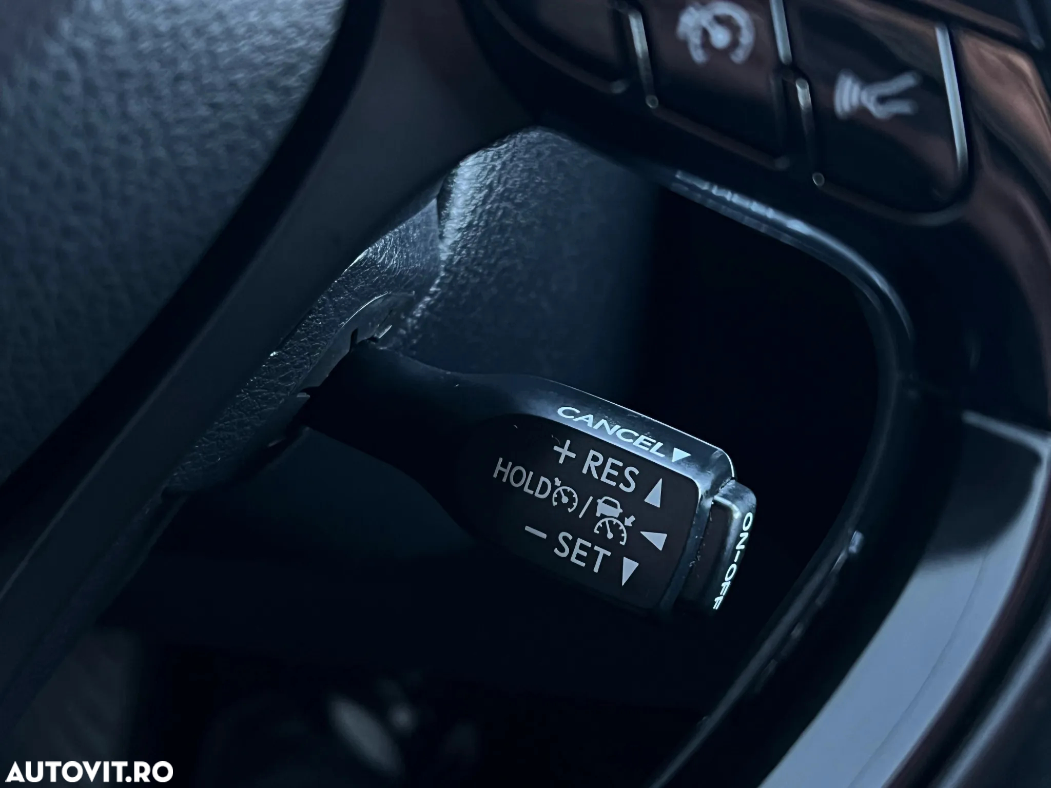 Toyota C-HR 1.8 HSD 122 CP 4x2 CVT C-ult Style bi-tone - 30