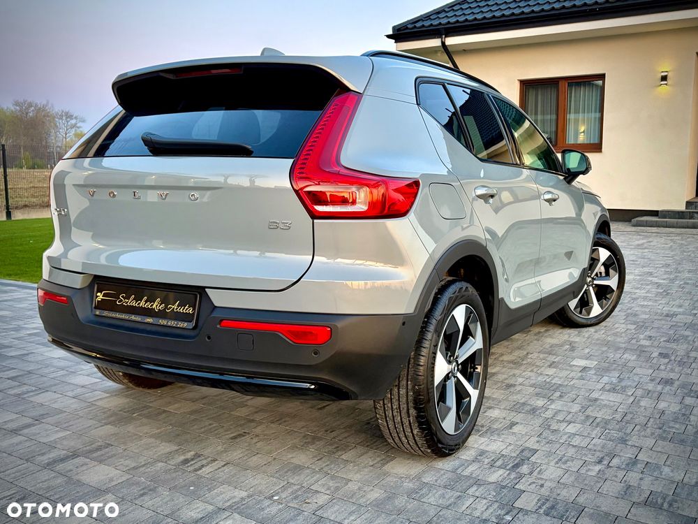 Volvo XC 40 B3 B DKG Plus Dark - 19