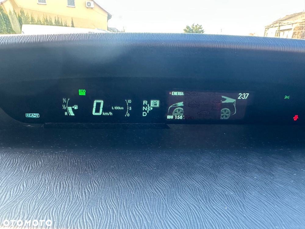 Toyota Prius (Hybrid) Executive - 10