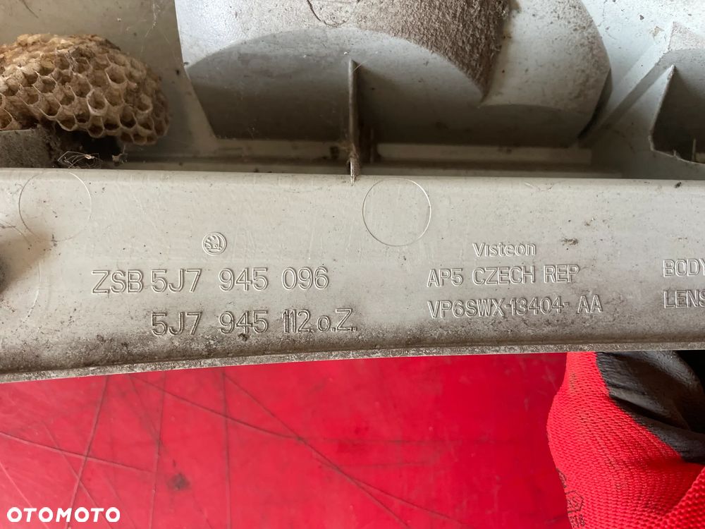 Skoda Roomster Lampa Prawy Tył 5J7945096 - 5