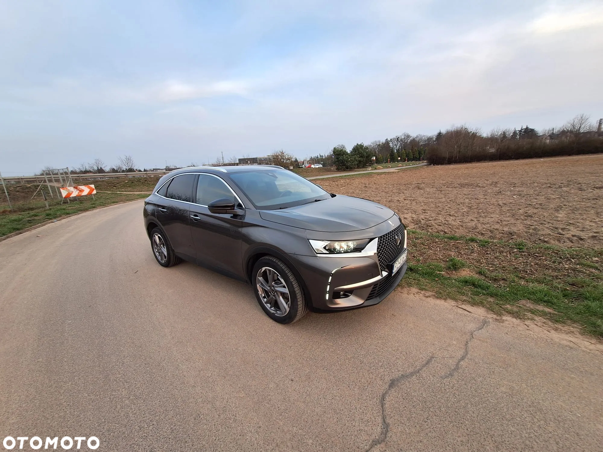 DS Automobiles DS 7 Crossback 1.6 E-Tense 4x4 Grand Chic - 3