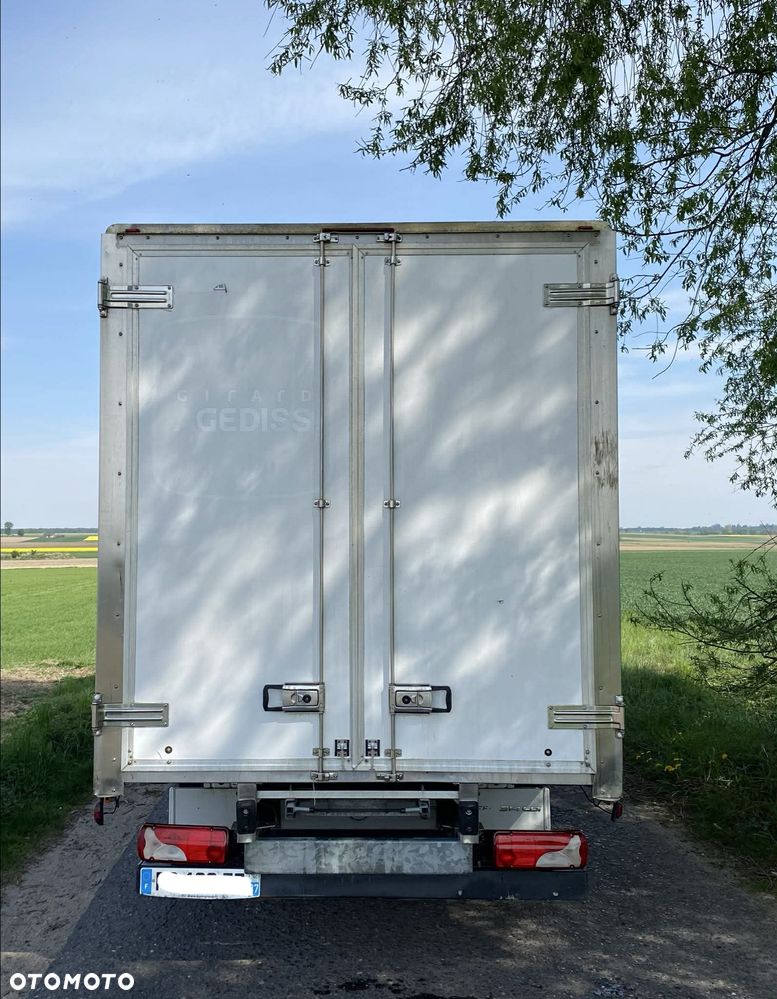 Mercedes-Benz Sprinter - 7