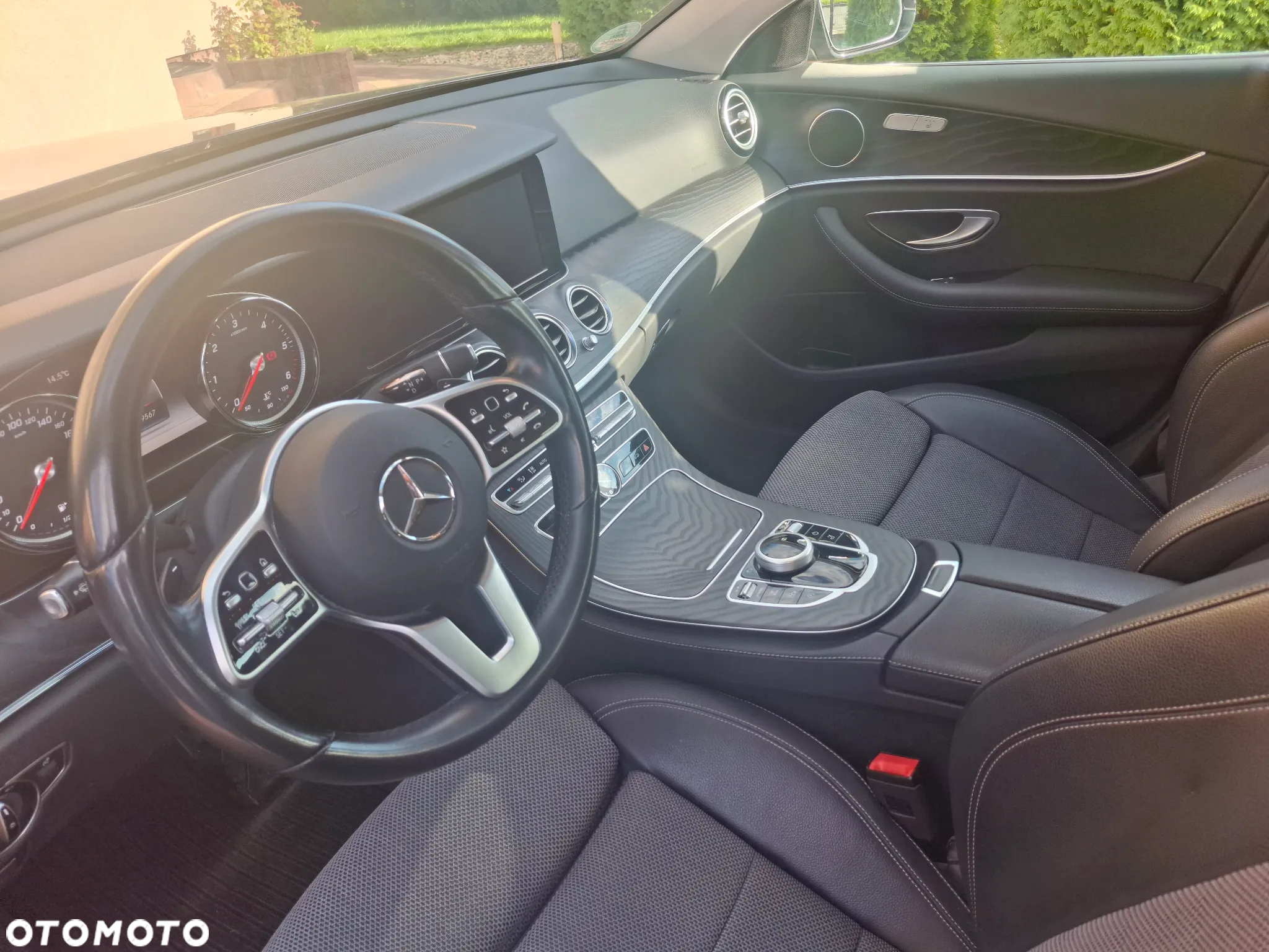 Mercedes-Benz Klasa E 220 d 9G-TRONIC - 26