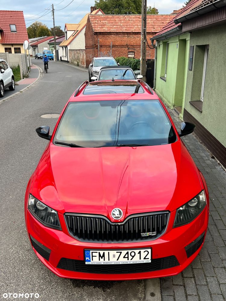 Skoda Octavia Combi 2.0 TDI RS - 2