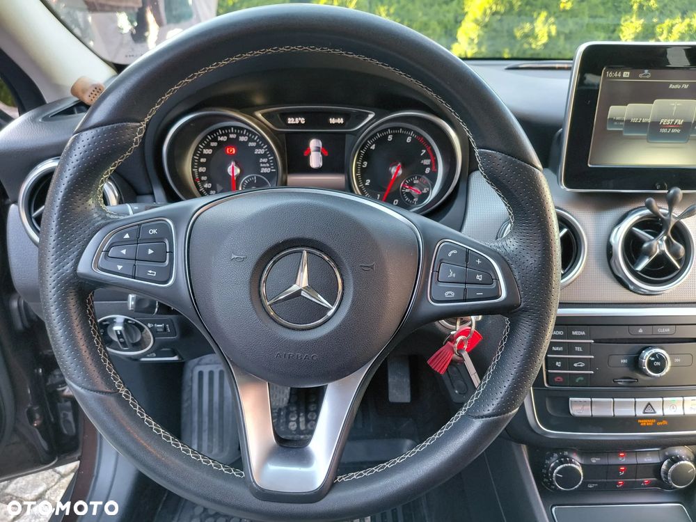 Mercedes-Benz GLA 180 Style - 26