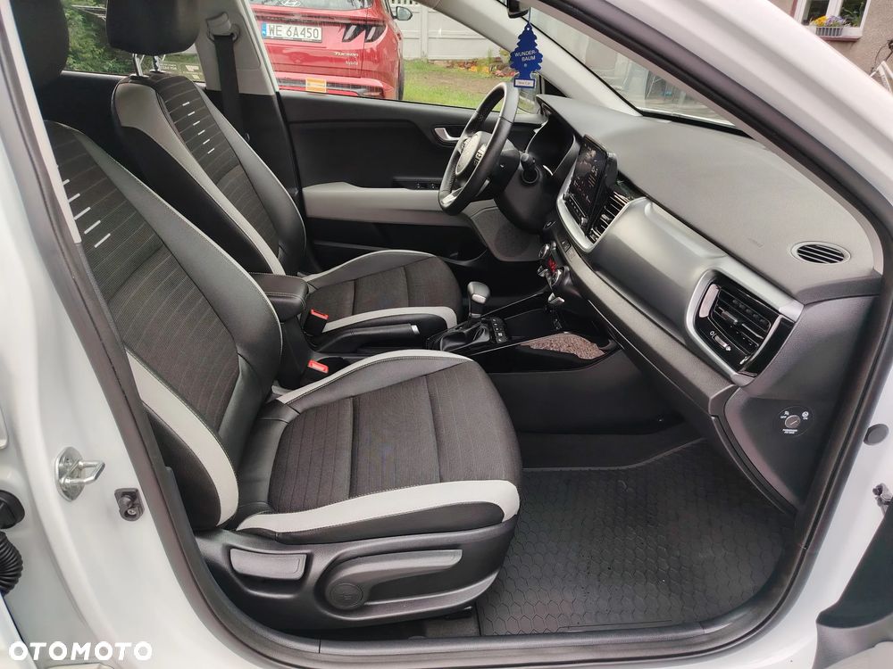 Kia Stonic 1.0 T-GDI L Business Line DCT - 30