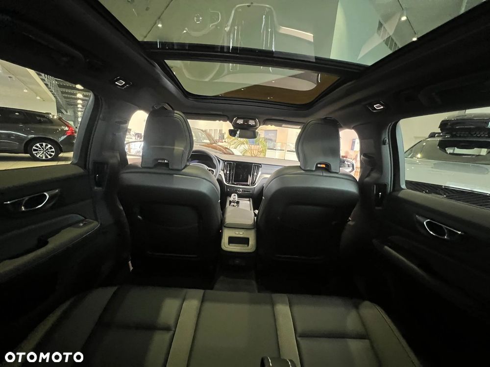Volvo V60 B4 B Ultimate Dark - 31