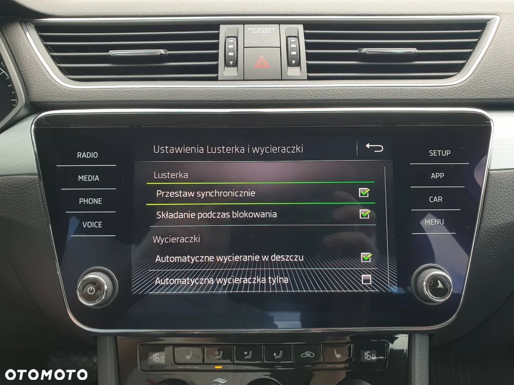 Skoda Superb 2.0 TDI Ambition DSG - 30