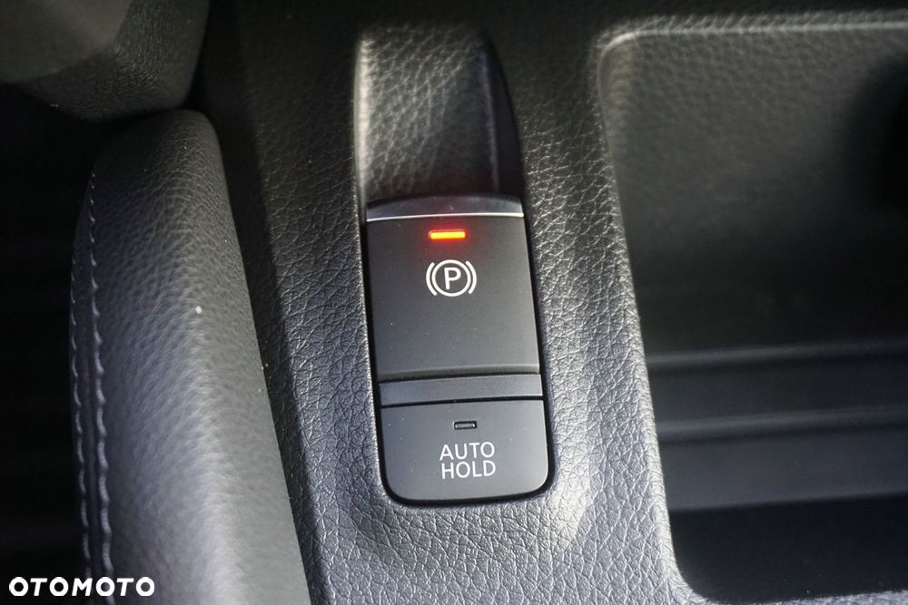 Nissan Qashqai 1.3 DIG-T N-Connecta - 24